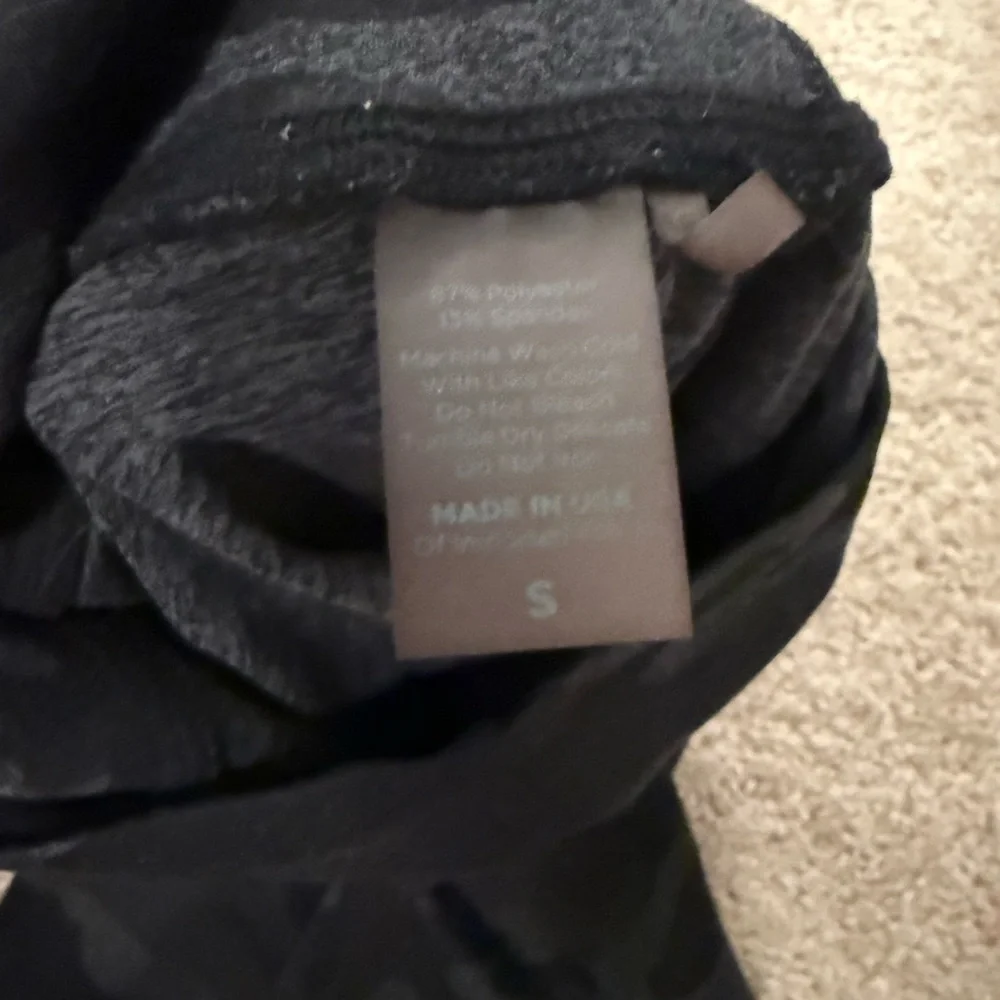 Bombshell Leggings!  Cross listed on Mercari! - Picture 4 of 5